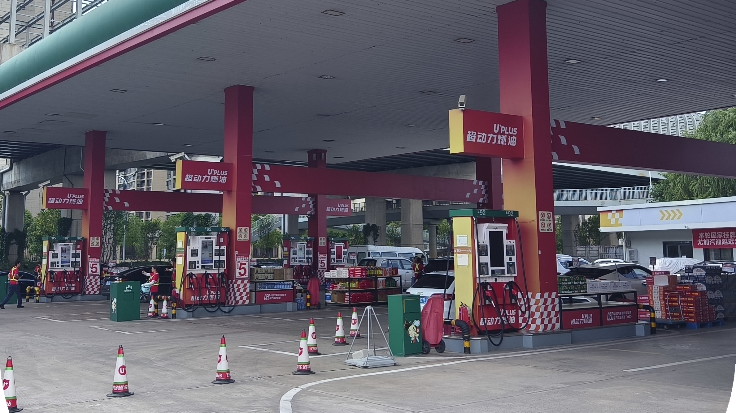武漢某加油站油罐機械清洗項目，保障運營不間斷